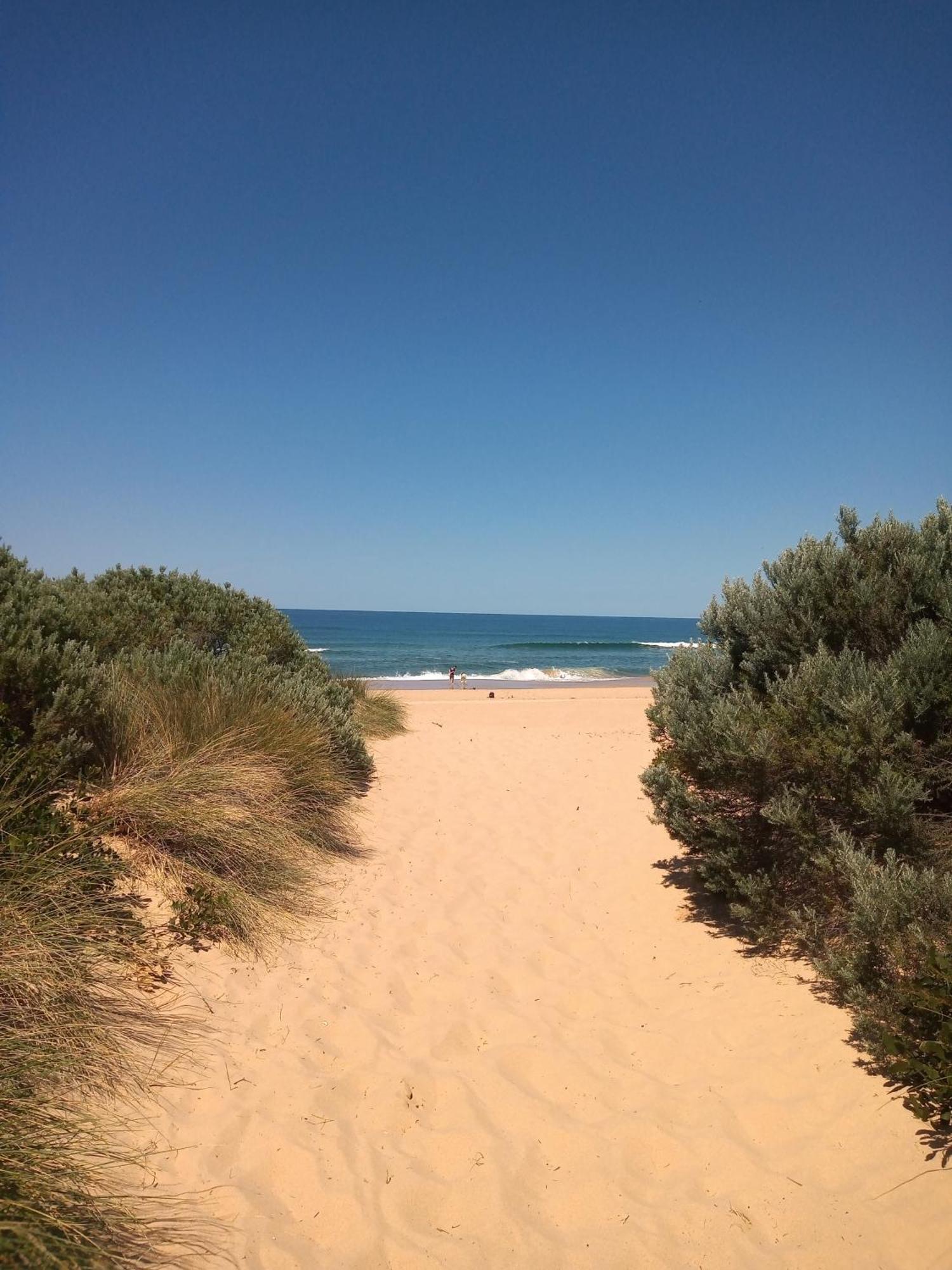 Lakes Entrance Waterfront Cottages With King Beds Buitenkant foto